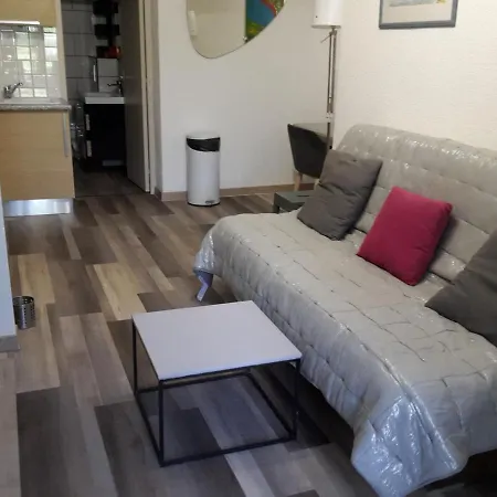 Apartment Leucate,cadre Arbore,ombrage,sous Les Cypres Leucate