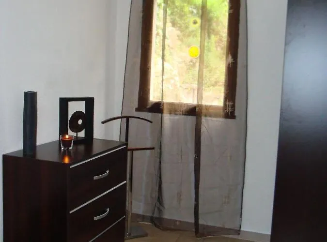 Apartment Leucate,cadre Arbore,ombrage,sous Les Cypres Leucate