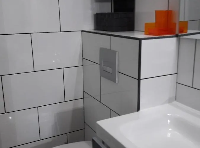 Leucate,cadre Arbore,ombrage,sous Les Cypres Apartment