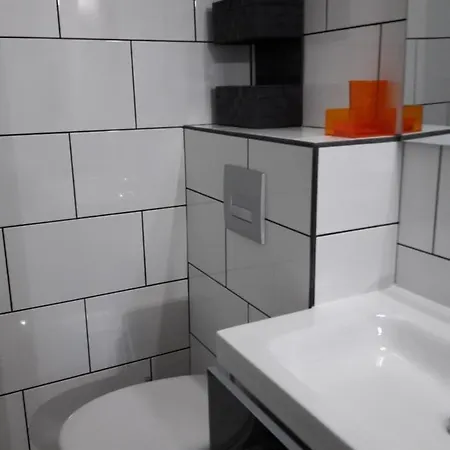 Leucate,cadre Arbore,ombrage,sous Les Cypres Apartment
